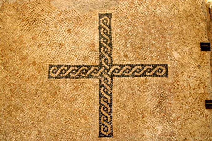The mosaic of the Cross, western cella trichora Mount Nebo - Jordan