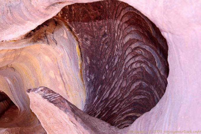 Natural abstract painting, Deir Petra - Jordan