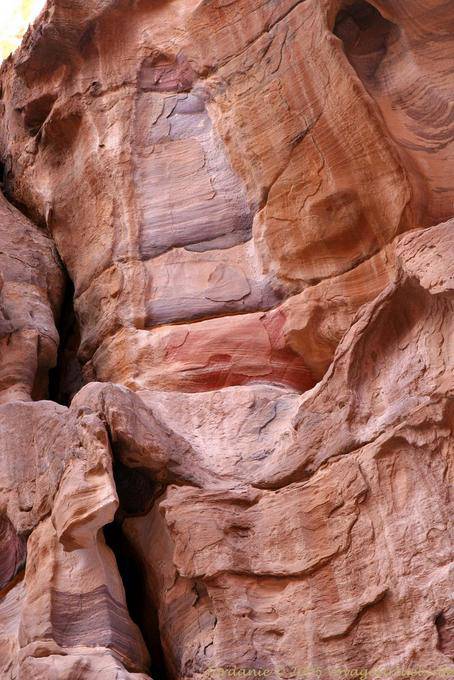 Petra Deir, sediments colors - Jordan