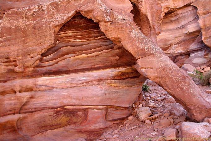 Cliff rock disintegrating, Petra Deir path - Jordan