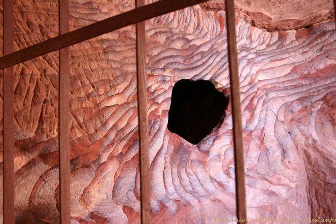 Beauty rock behind the grille, Petra Khubta - Jordan
