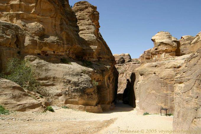 The beginning of the parade Siq, Petra - Jordan