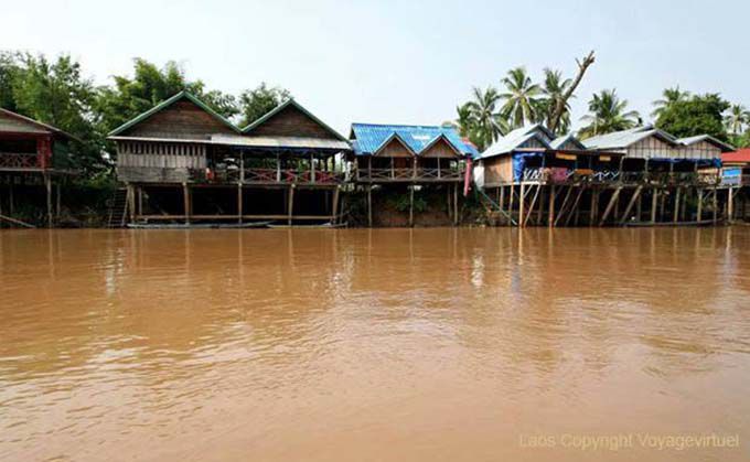 Guest houses in Det Island, Lao