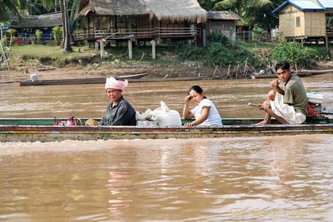 Transport on the river, Det Island, Lao
