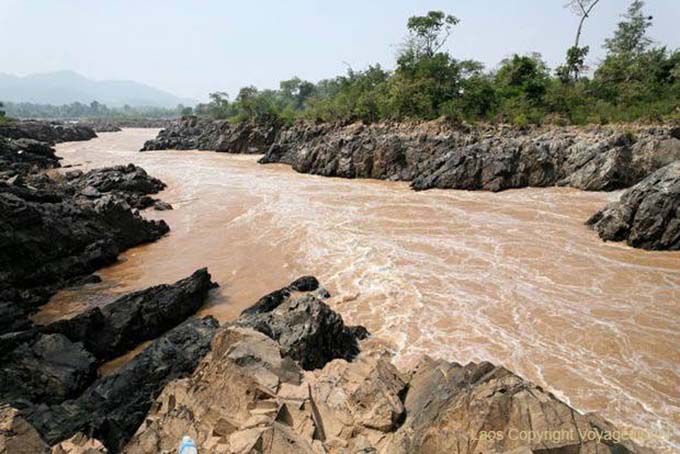 Cambodia direction Li Phi falls, Mekong, Lao