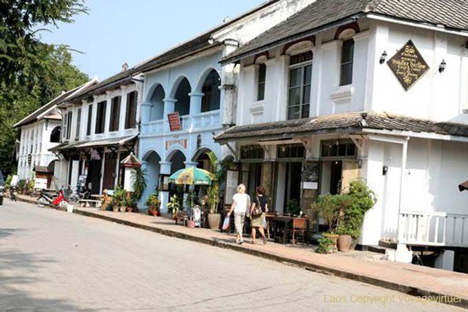 Walk the streets of Luang Prabang, Lao