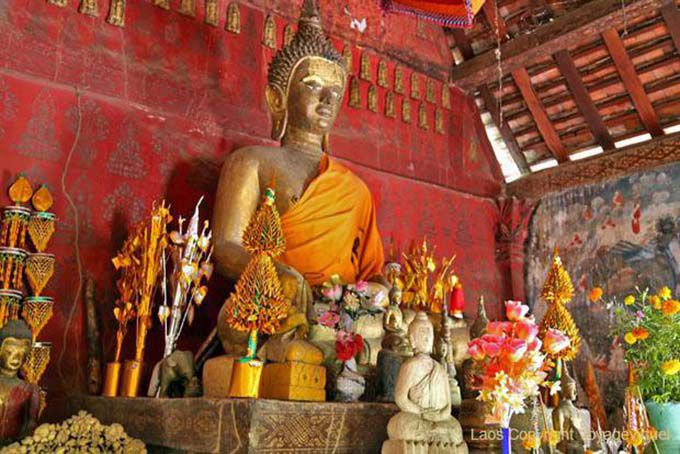Altar of the prayer room, Wat Long Khun Luang Prabang, Lao