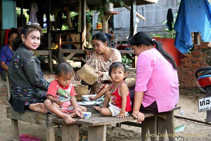 Lunch time, Mekong, South Laos, Lao