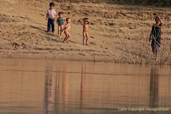 Children have fun, Mekong, South Laos, Lao