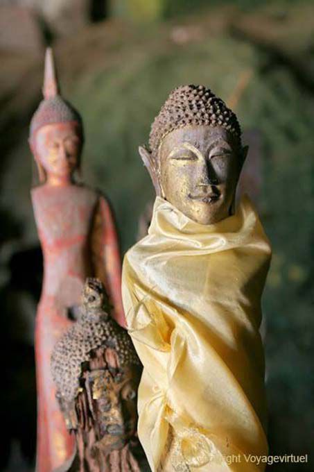 Buddhist wonder, Pak U, Lao