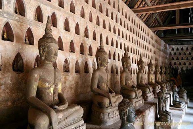 Small niches in the wall and Buddhas thousands, Wat Sisaket, Vientiane, Lao