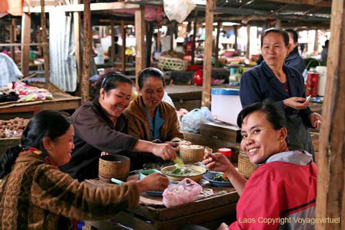 Meal Laotian women Xieng Khouang, Lao