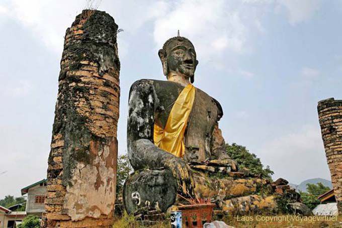 Great Buddha sits Wat Phia Wat Xieng Khouang Old Capital, Lao