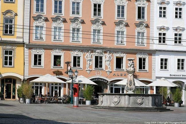 Hauptplatz, Kellertheater, a fountain, Linz - Austria