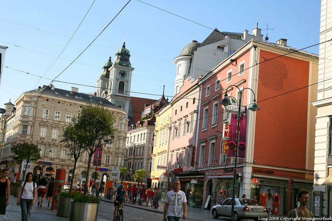 Walk on Landstrasse, Linz - Austria