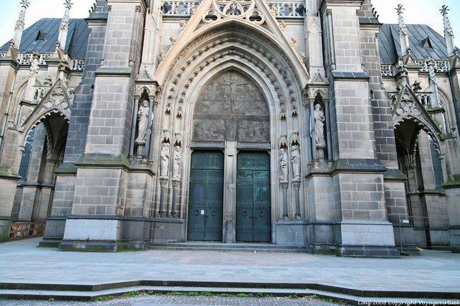 Neuer Dom, Maria Empfangnisdom, the portal, Linz - Austria