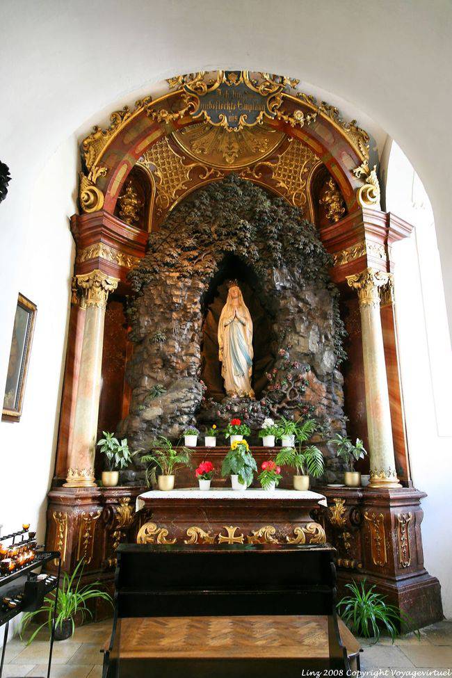 Ursulinen Kirche, Virgin in a cave, Linz - Austria