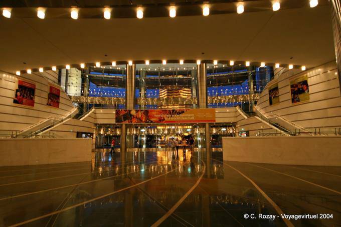 On the ground floor of the shopping center of Petronas, Kuala Lumpur - Malaysia