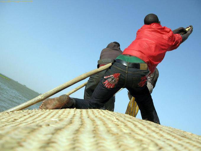 Entre Mopti et Tombouctou Pinasse Effort Sable Mali