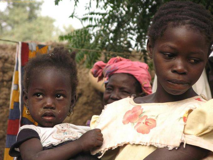 Vers Sokoura Village Griots Enfants Mali