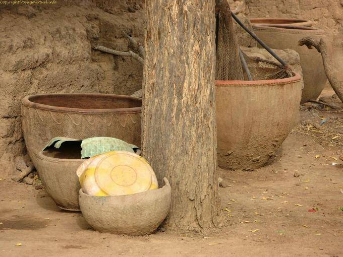 Vers Sokoura Village Potieres Poteries Mali