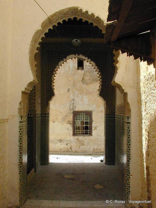 Meknes passage between two streets - Morocco