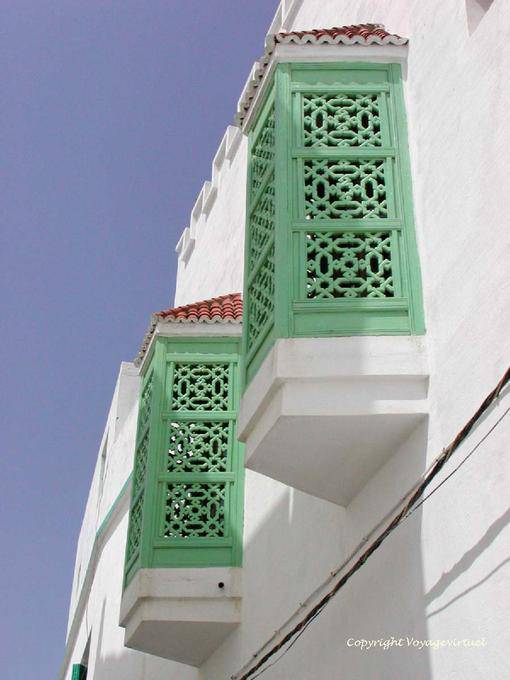 Advanced windows with lattices, Asilah - Morocco