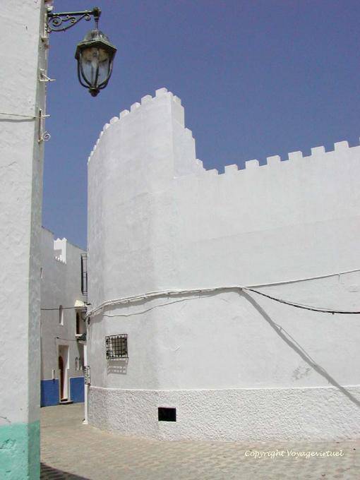Angle fortified street, street Sidi Tayeb, Medina Asilah - Morocco