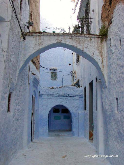 Chefchaouen, street arc towards Bab el Souk - Morocco