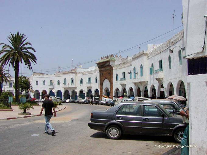 Circular arches, Liberation Square to Bab el Khemis, Larache - Morocco