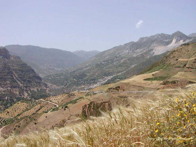 Rif mountains and valley towards Issaguen - Morocco