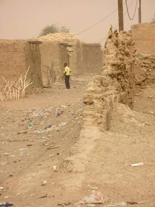 Habitations ensablées to M'bout, Mauritania