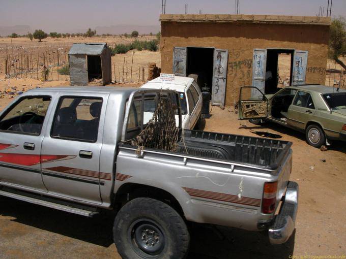 Cars and pickups, Hope Road, Mauritania