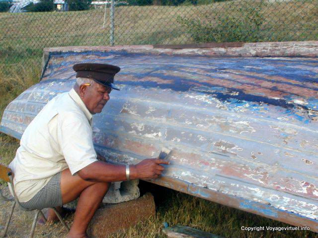 Boat Repair, Flic en Flac, Mauritius.