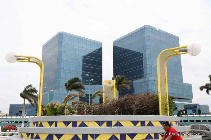 Modern architecture, Crystal Torres, Avenida Adolfo Cortines Campeche - Mexico