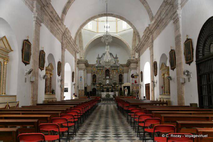 The nave of the Nuestra Señora de la Purisima Concepcion Cathedral, Campeche - Mexico