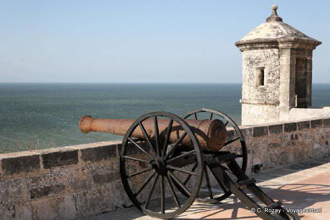 Canon facing the sea, Fort San Miguel, Campeche - Mexico
