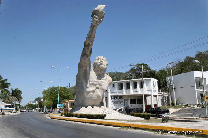 Giant sculpture, the Hero of Chapultepec, Campeche - Mexico