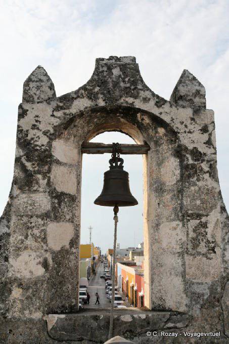 The bell of the Puerta de Tierra, Campeche - Mexico