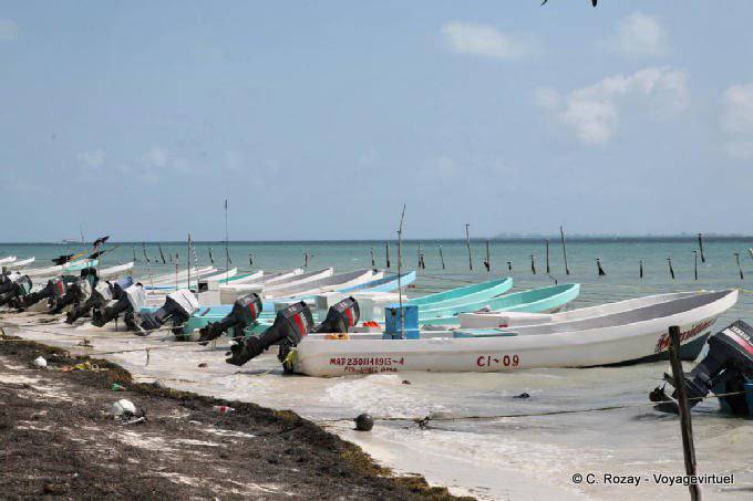 Alignment motor boats, Puerto Juarez, Cancun - Mexico