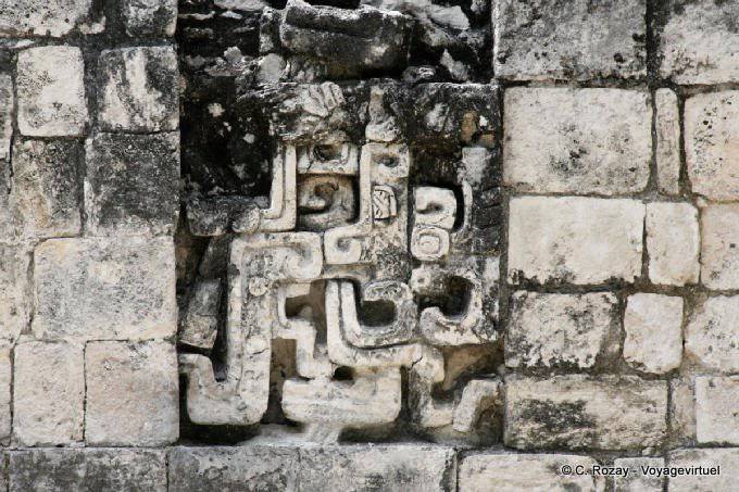 Sculpture on the house of the snake's mouth, Chicanna - Mexico