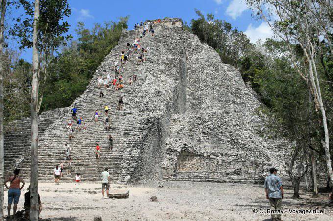 Ascension of the pyramid Nohoch Mul Coba - Mexico