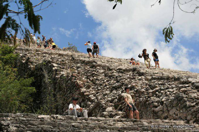 Tourists on the slope, Nohoch Mul, Coba - Mexico