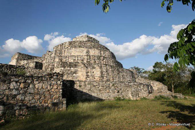 The Palace Oval, rear view, Ek Balam - Mexico