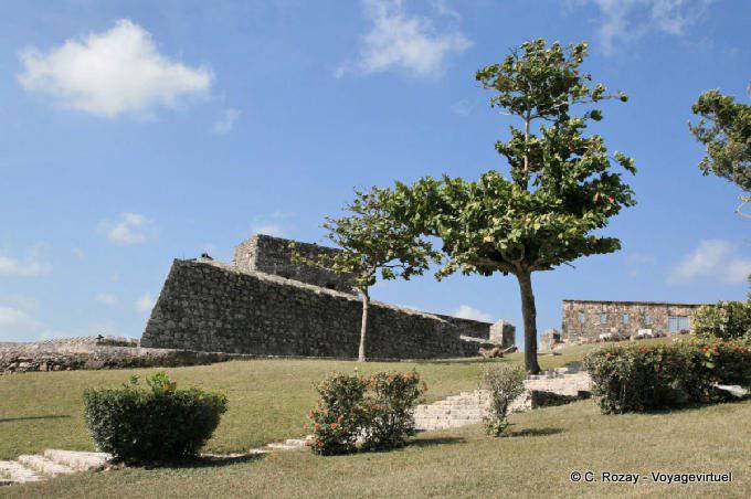 Defense against Caribbean pirates, Fort San Felipe, Laguna Bacalar - Mexico