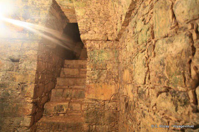 Rai sun in the bowels of the Temple of the Skull, Palenque - Mexico