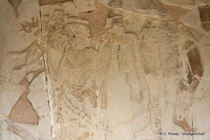 Tz'akb'u holding a statuette of the god K'awiil, bas-relief of the Templo XIV, Palenque - Mexico