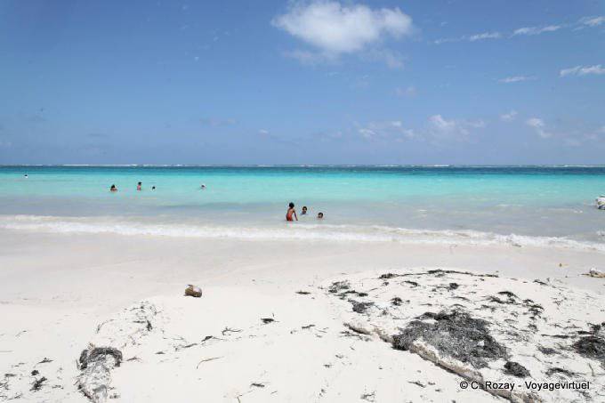 White sand and sea colors, Puerto Morelos - Mexico