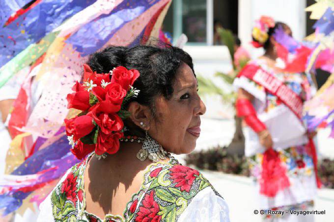 The dancer who pulls the tongue, Puerto Morelos - Mexico
