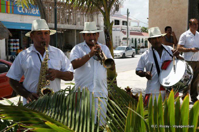 Group of musicians, Puerto Morelos - Mexico
